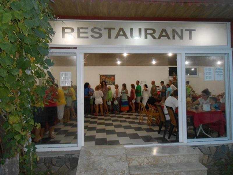 Ipsos Hotel بيلديبي المظهر الخارجي الصورة